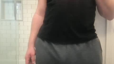 Snapshot of milkitdaddy chatting on 01-22-25, 06:52 milkitdaddy online show from 01-22-25, 06:52