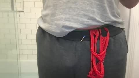 Snapshot of milkitdaddy chatting on 02-25-25, 03:42 milkitdaddy online show from 02-25-25, 03:42