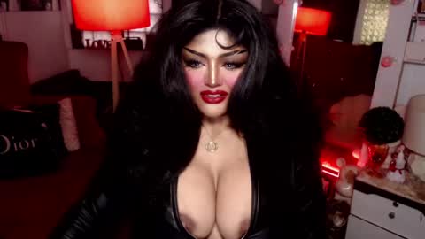 milkshakelavinia online show from 01-12-25, 03:39