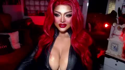 milkshakelavinia online show from 02-12-25, 07:55