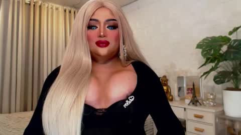 milkshakelavinia online show from 09-12-25, 02:11