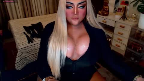 milkshakelavinia online show from 09-18-25, 02:02