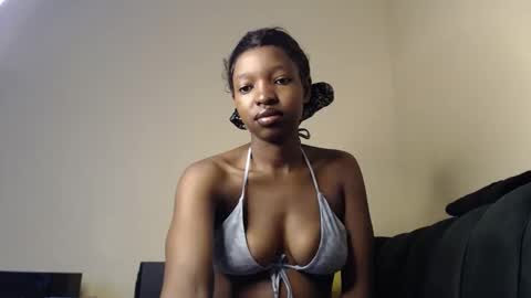 Snapshot of milla_armani chatting on 02-21-26, 10:49 milla_armani online show from 02-21-26, 10:49