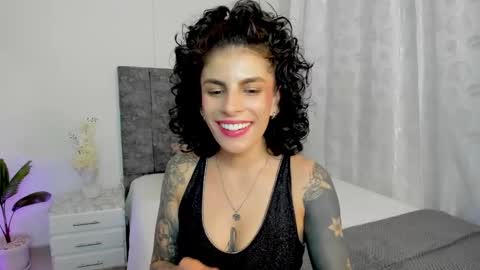 Milagros online show from 12-26-24, 01:32