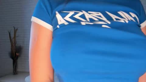 Snapshot of milla_vegga chatting on 11-28-25, 10:40 Mila online show from 11-28-25, 10:40