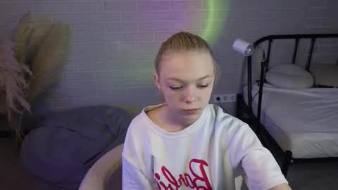 Snapshot of millaholt chatting on 09-17-25, 08:16 Hello Im Mila online show from 09-17-25, 08:16