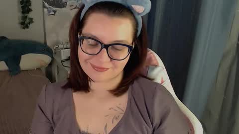 Snapshot of millapoolys chatting on 02-05-26, 02:22 Milla online show from 02-05-26, 02:22