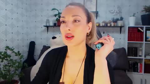 Snapshot of millaxqueen chatting on 02-22-26, 07:29 MillaXQueen online show from 02-22-26, 07:29