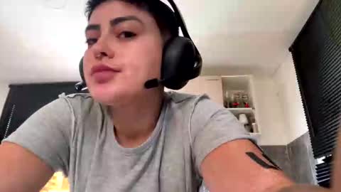 Snapshot of milley_rose chatting on 10-21-25, 01:45 Im girl my name is Johana online show from 10-21-25, 01:45