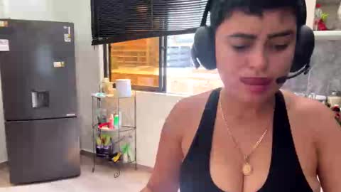 Snapshot of milley_rose chatting on 10-29-25, 06:53 Im girl my name is Johana online show from 10-29-25, 06:53