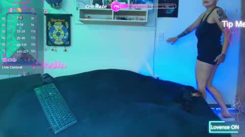 Im girl my name is Johana  online show from 01-13-26, 02:11