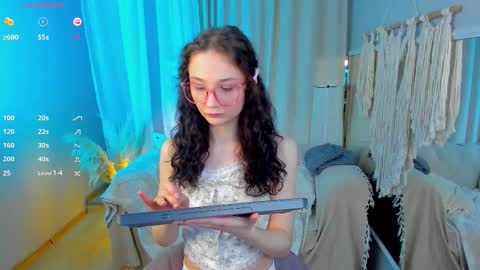 milliminimouse online show from 10-11-25, 06:17