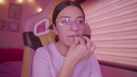 Snapshot of milly_kenner chatting on 02-03-26, 06:57 MILLY online show from 02-03-26, 06:57