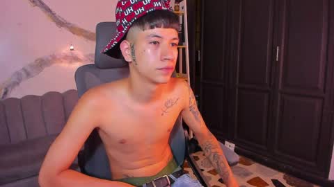 Snapshot of milosex_ chatting on 04-08-26, 05:18 Milo online show from 04-08-26, 05:18