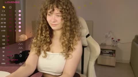 Snapshot of milounee chatting on 02-08-26, 06:17 milounee online show from 02-08-26, 06:17