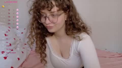 Snapshot of milounee chatting on 02-21-26, 10:38 milounee online show from 02-21-26, 10:38