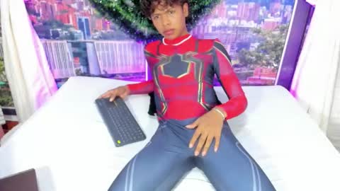 miltondelis online show from 11-21-25, 04:33