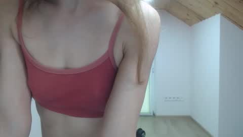 milusea online show from 11-21-25, 08:46