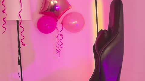 Milly  online show from 02-11-25, 03:40