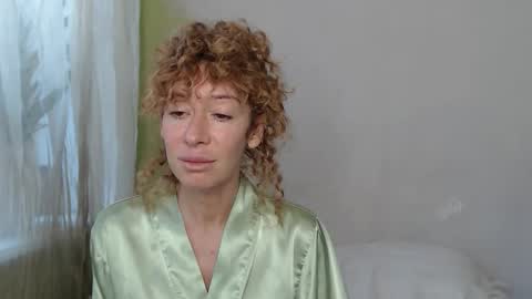 mimi_la online show from 10-10-25, 09:19