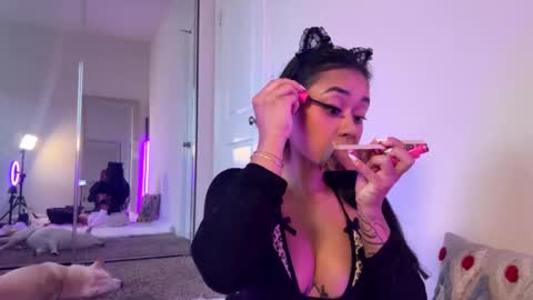 Mimi Baby online show from 10-23-25, 05:12