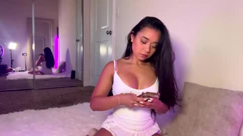 Mimi Baby online show from 10-25-25, 12:18