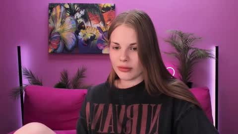 Snapshot of mimicass chatting on 10-26-25, 08:15 Kelly online show from 10-26-25, 08:15