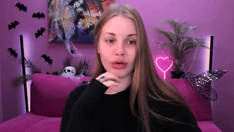 Snapshot of mimicass chatting on 11-10-25, 06:12 Kelly online show from 11-10-25, 06:12