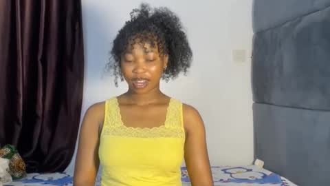 Snapshot of mimiluv6 chatting on 11-08-25, 12:05 mimi online show from 11-08-25, 12:05