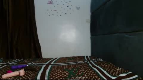 Snapshot of mimiluv6 chatting on 02-21-26, 06:09 mimi online show from 02-21-26, 06:09