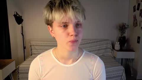 Snapshot of mimipuff chatting on 11-28-25, 02:09 Sonya online show from 11-28-25, 02:09