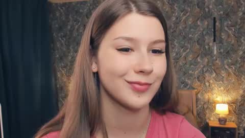 Snapshot of minditrelles chatting on 11-26-25, 07:09 Mindi online show from 11-26-25, 07:09