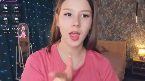 Snapshot of minditrelles chatting on 12-05-25, 07:06 Mindi online show from 12-05-25, 07:06