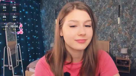 Snapshot of minditrelles chatting on 12-18-25, 07:14 Mindi online show from 12-18-25, 07:14