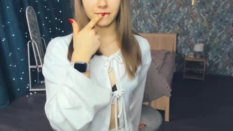 Snapshot of minditrelles chatting on 01-10-26, 07:10 Mindi online show from 01-10-26, 07:10