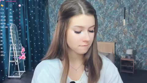 Snapshot of minditrelles chatting on 01-15-26, 07:13 Mindi online show from 01-15-26, 07:13