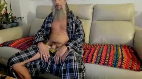 Snapshot of mindphuk chatting on 12-14-25, 10:47 mindphuk online show from 12-14-25, 10:47