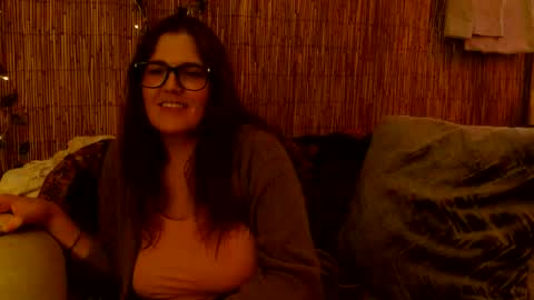 Snapshot of mindymounds chatting on 10-26-25, 11:38 Mindy online show from 10-26-25, 11:38