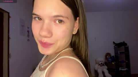 Amelia online show from 11-13-25, 03:22