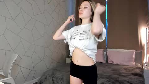 Snapshot of mini_allice chatting on 02-12-26, 01:44 Allice online show from 02-12-26, 01:44