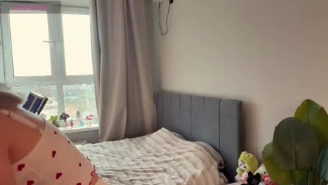 Cleo online show from 09-25-25, 01:04