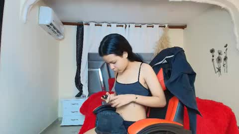 minilove_01 online show from 10-11-25, 12:36