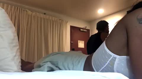 minniehunney online show from 11-30-25, 05:33