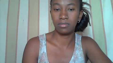 Snapshot of minouch211907 chatting on 02-10-25, 02:16 minouch211907 online show from 02-10-25, 02:16