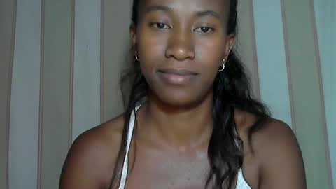Snapshot of minouch211907 chatting on 02-12-25, 10:37 minouch211907 online show from 02-12-25, 10:37