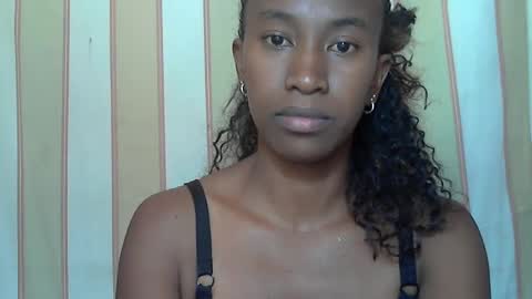 Snapshot of minouch211907 chatting on 02-18-25, 11:11 minouch211907 online show from 02-18-25, 11:11