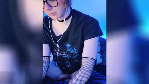 Snapshot of minxcvm chatting on 03-05-26, 02:51 Minx online show from 03-05-26, 02:51