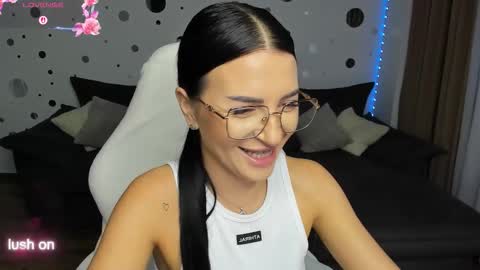 Snapshot of mira_fantasy chatting on 09-23-25, 04:26 mira_fantasy online show from 09-23-25, 04:26