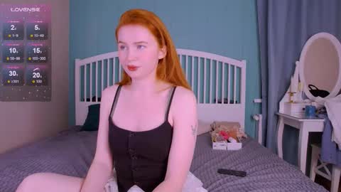 Snapshot of mira_glace chatting on 10-19-25, 10:27 Mira3 online show from 10-19-25, 10:27