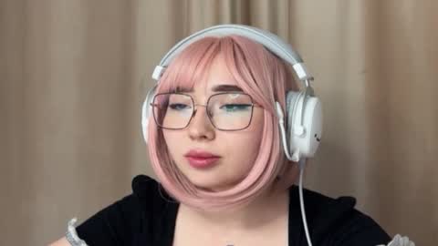 mira_light_ online show from 09-29-25, 03:17